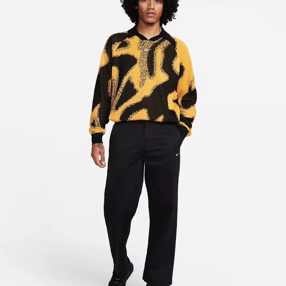 Nike men’s culture of football knit soccer black and yellow size large